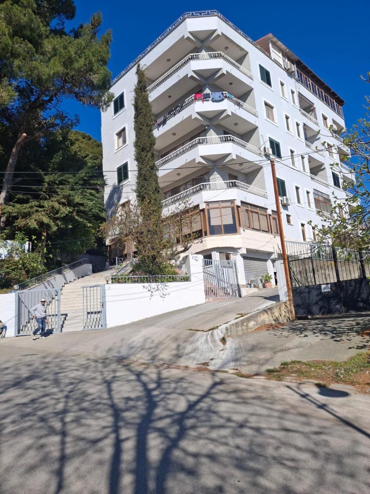 Jozi Kaiser Apartment 1 ドゥラス エクステリア 写真
